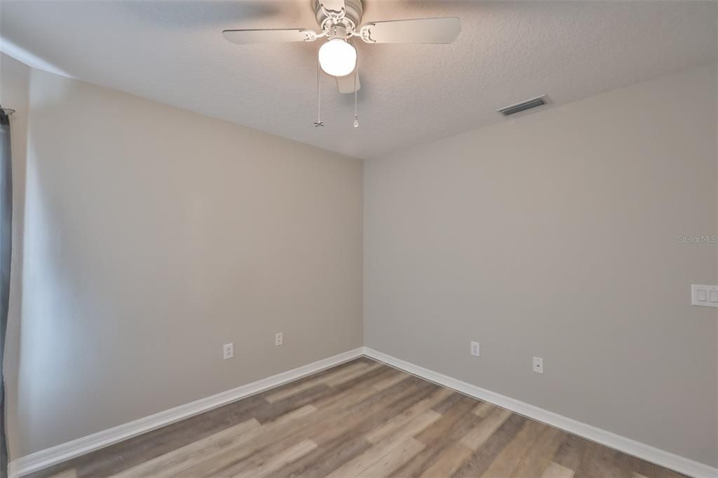 For Sale: $350,000 (4 beds, 3 baths, 1808 Square Feet)