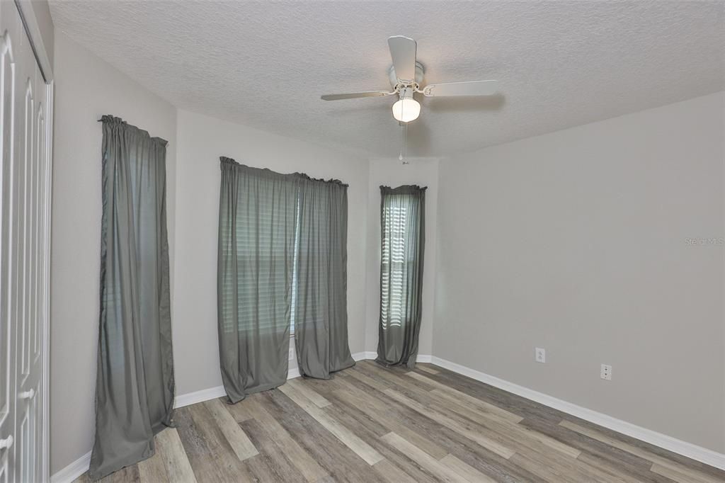 For Sale: $350,000 (4 beds, 3 baths, 1808 Square Feet)