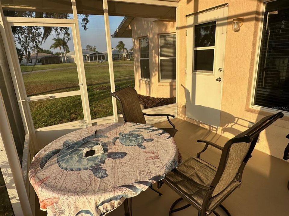 For Rent: $2,100 (3 beds, 2 baths, 2071 Square Feet)