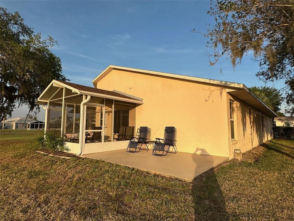 For Rent: $2,100 (3 beds, 2 baths, 2071 Square Feet)