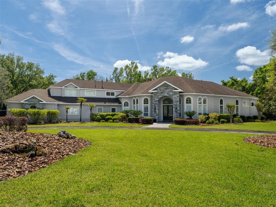 Recently Sold: $1,150,000 (5 beds, 3 baths, 4103 Square Feet)