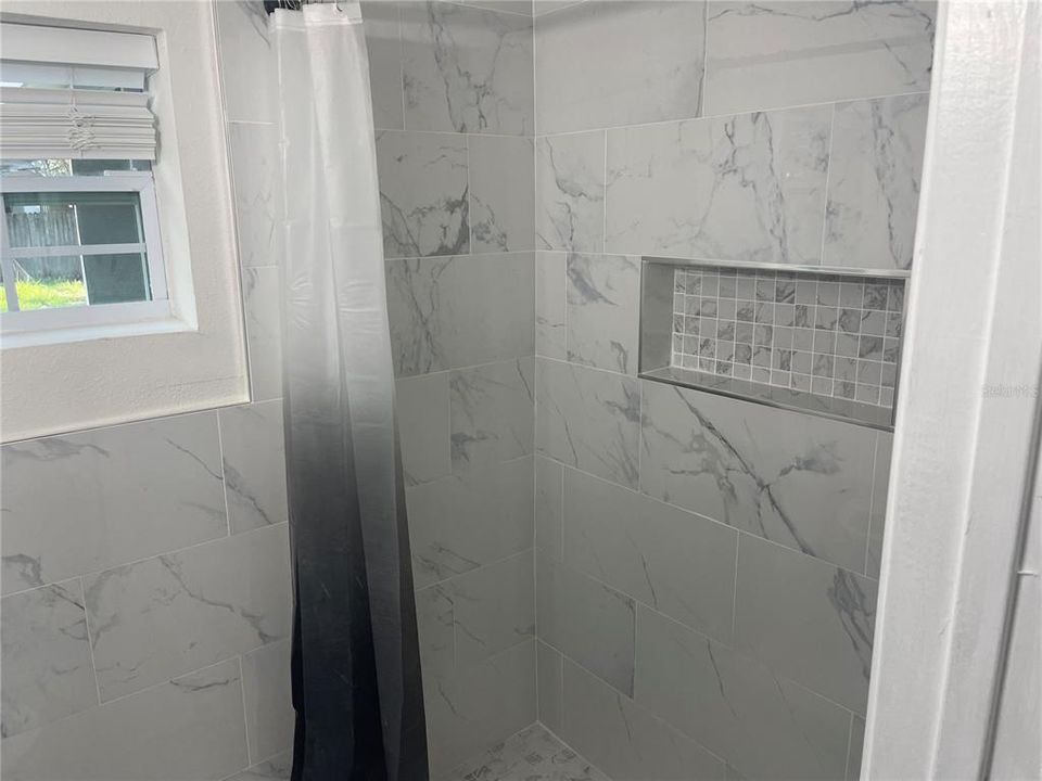 Под контрактом: $2,500 (3 спален, 2 ванн, 1164 Квадратных фут)