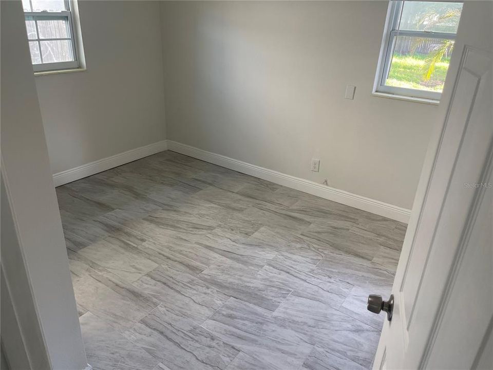 Под контрактом: $2,500 (3 спален, 2 ванн, 1164 Квадратных фут)