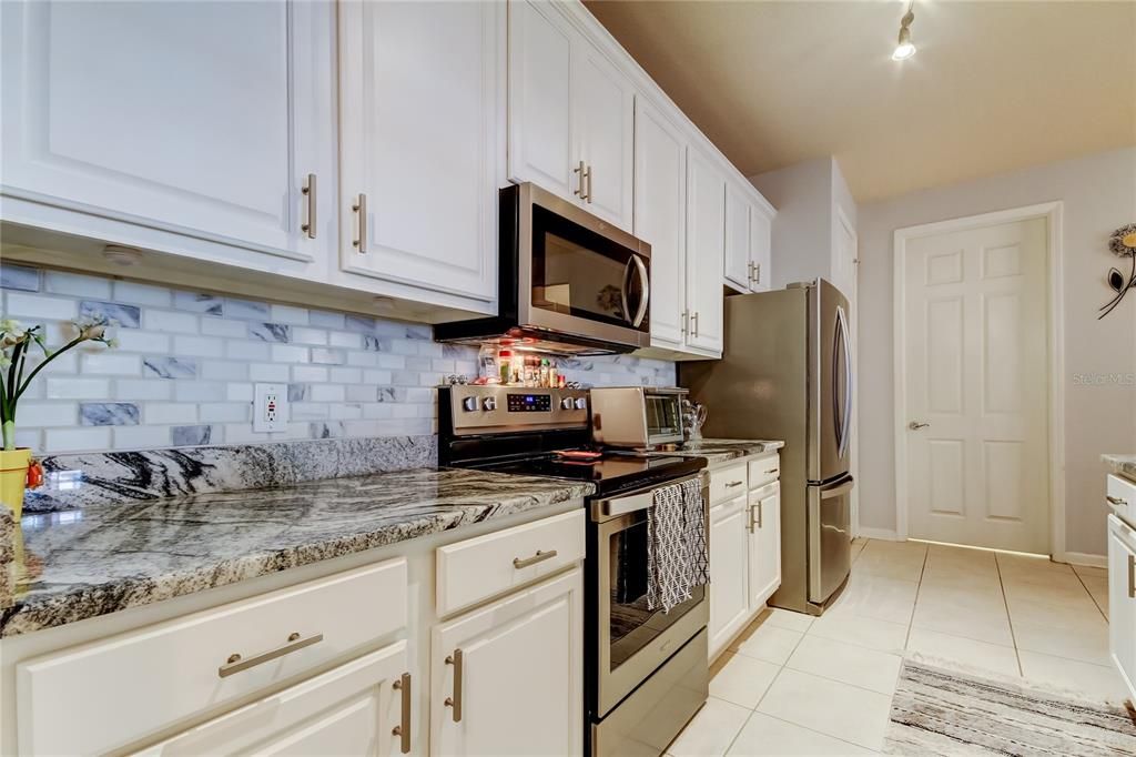 For Sale: $409,000 (2 beds, 2 baths, 1730 Square Feet)