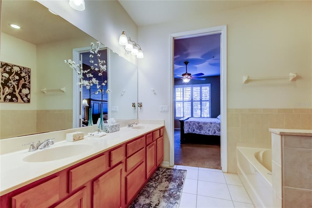 For Sale: $409,000 (2 beds, 2 baths, 1730 Square Feet)