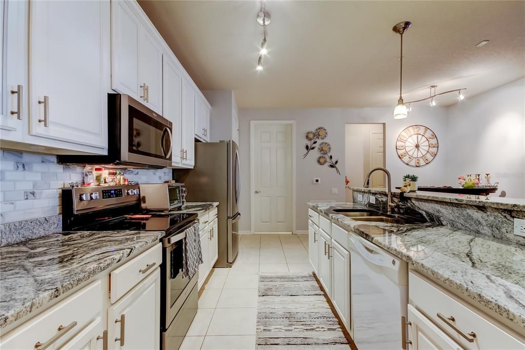 For Sale: $409,000 (2 beds, 2 baths, 1730 Square Feet)