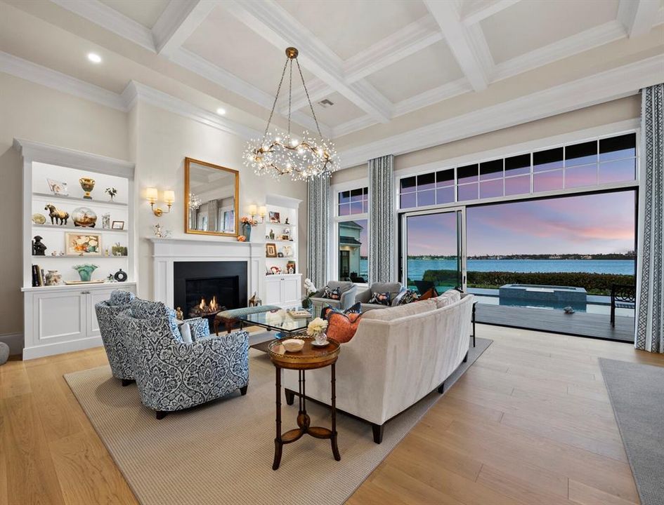 Под контрактом: $8,999,999 (4 спален, 4 ванн, 7497 Квадратных фут)