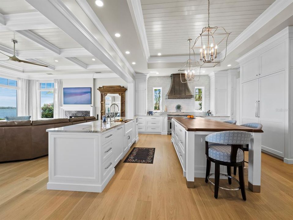 Под контрактом: $8,999,999 (4 спален, 4 ванн, 7497 Квадратных фут)