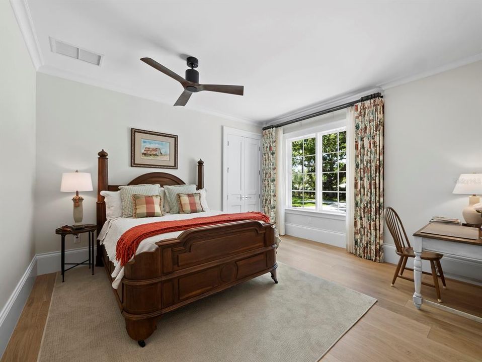 Под контрактом: $8,999,999 (4 спален, 4 ванн, 7497 Квадратных фут)