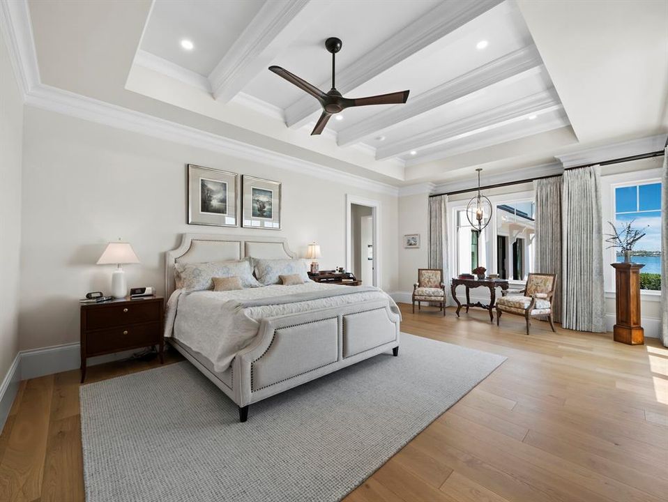 Под контрактом: $8,999,999 (4 спален, 4 ванн, 7497 Квадратных фут)