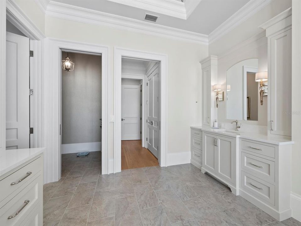 Под контрактом: $8,999,999 (4 спален, 4 ванн, 7497 Квадратных фут)