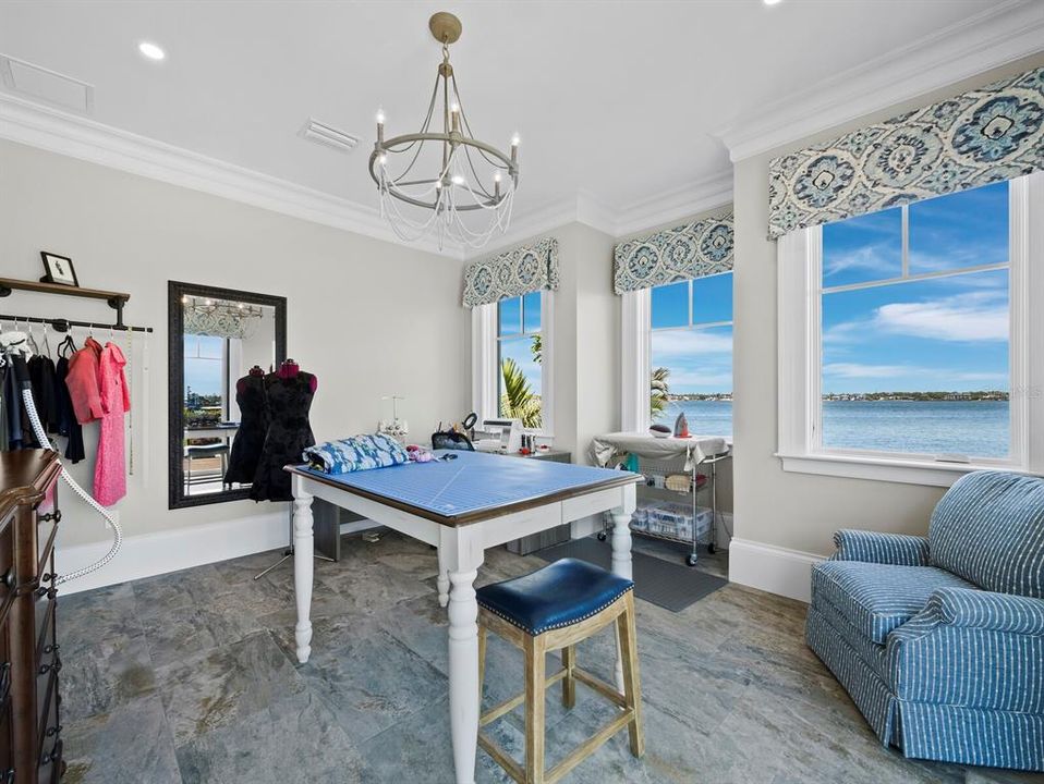 Под контрактом: $8,999,999 (4 спален, 4 ванн, 7497 Квадратных фут)