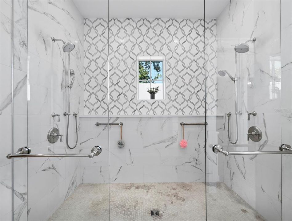 Под контрактом: $8,999,999 (4 спален, 4 ванн, 7497 Квадратных фут)