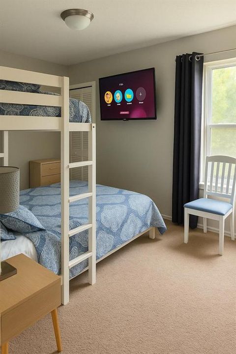 合同活跃: $1,950 (3 贝兹, 3 浴室, 1434 平方英尺)