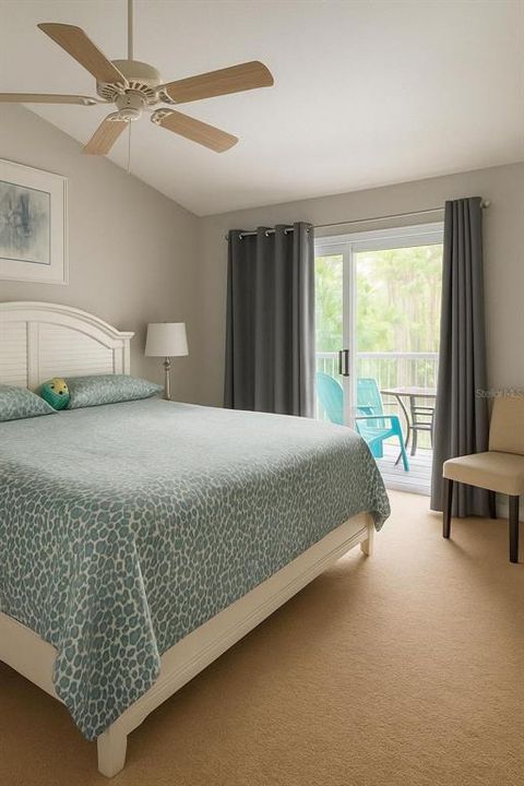 合同活跃: $1,950 (3 贝兹, 3 浴室, 1434 平方英尺)