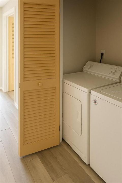 合同活跃: $1,950 (3 贝兹, 3 浴室, 1434 平方英尺)