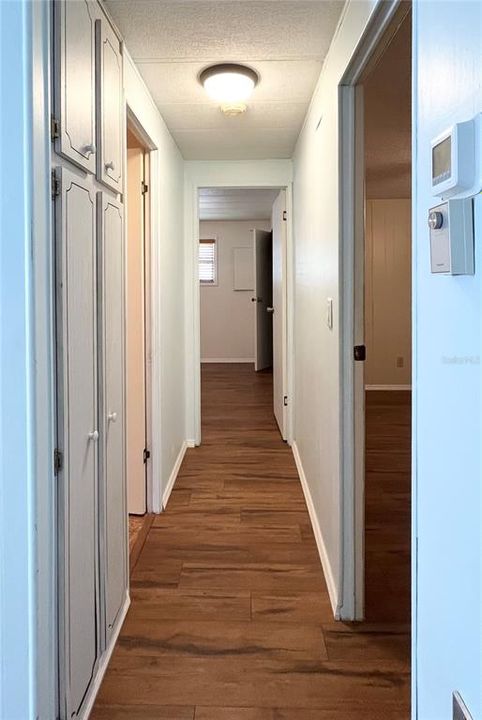 For Sale: $100,000 (2 beds, 2 baths, 959 Square Feet)