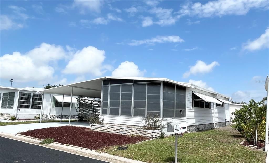 For Sale: $100,000 (2 beds, 2 baths, 959 Square Feet)