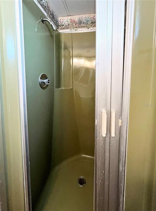 For Sale: $100,000 (2 beds, 2 baths, 959 Square Feet)