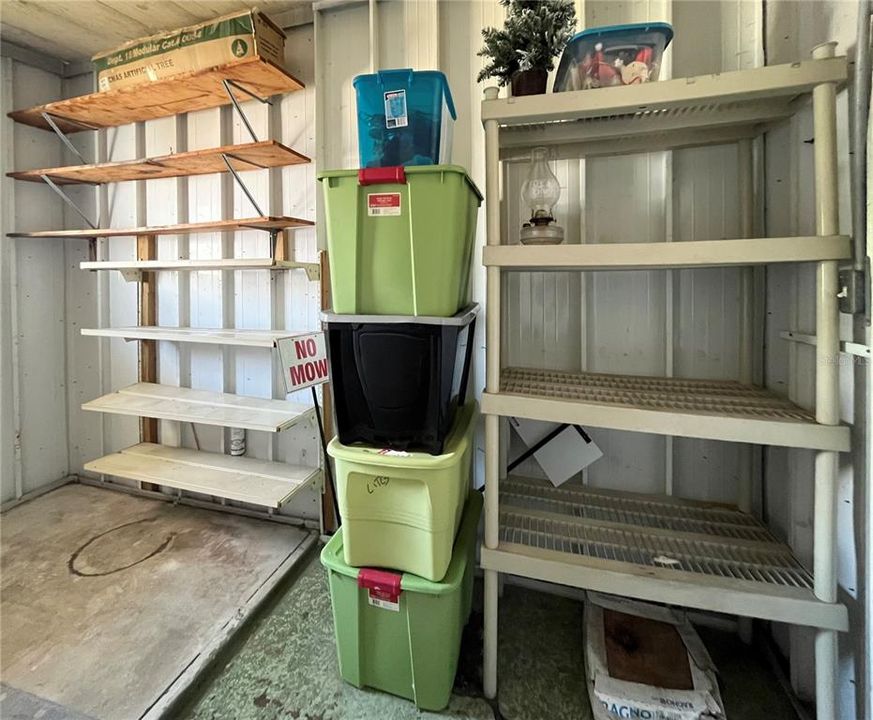 For Sale: $100,000 (2 beds, 2 baths, 959 Square Feet)