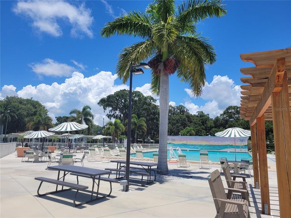 For Sale: $100,000 (2 beds, 2 baths, 959 Square Feet)