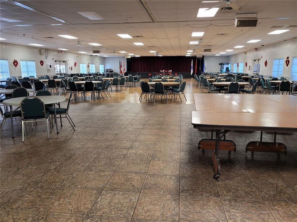 For Sale: $100,000 (2 beds, 2 baths, 959 Square Feet)