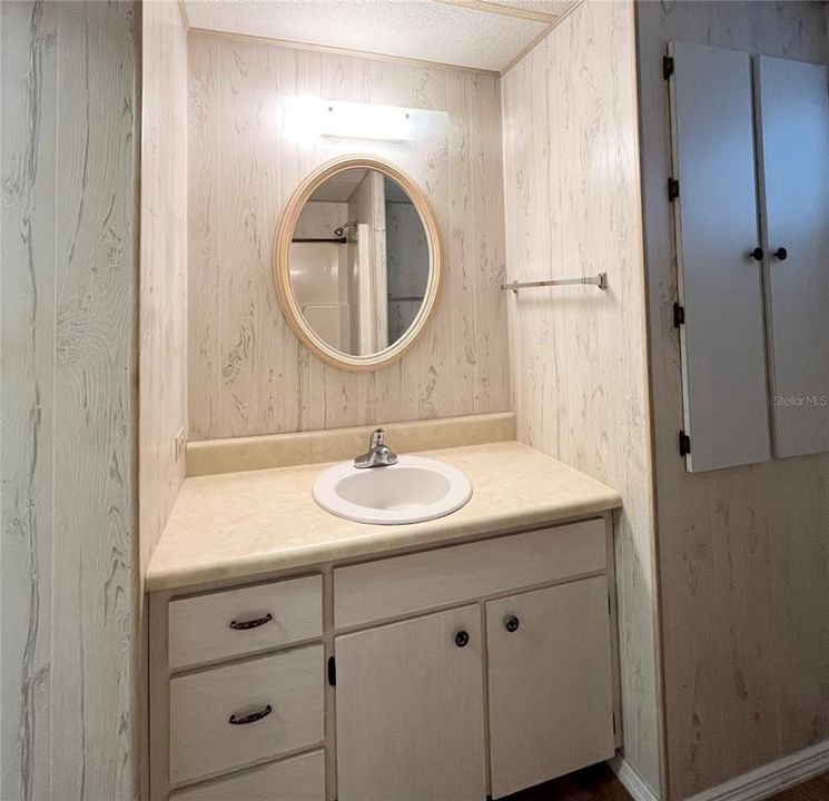 For Sale: $100,000 (2 beds, 2 baths, 959 Square Feet)