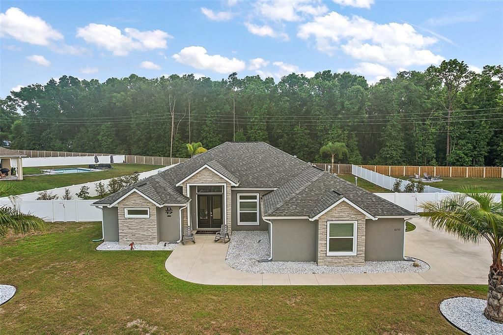 Vendido Recientemente: $499,995 (3 camas, 3 baños, 2350 Pies cuadrados)