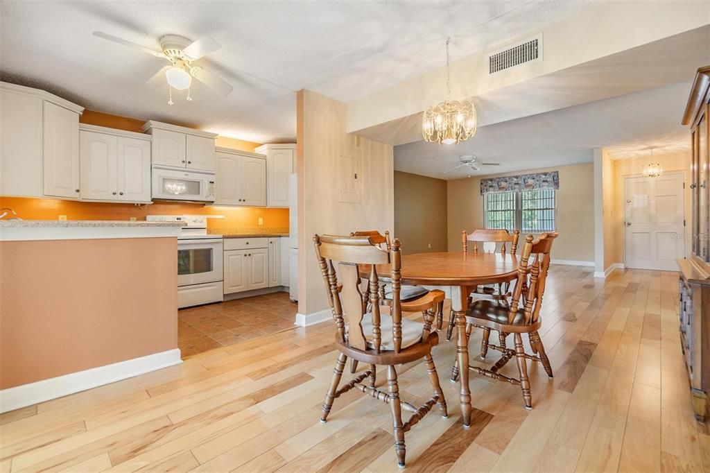 Activo con contrato: $145,000 (2 camas, 2 baños, 1170 Pies cuadrados)