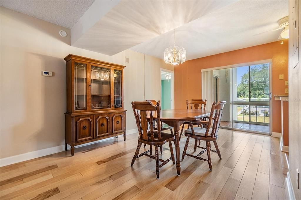 Activo con contrato: $145,000 (2 camas, 2 baños, 1170 Pies cuadrados)