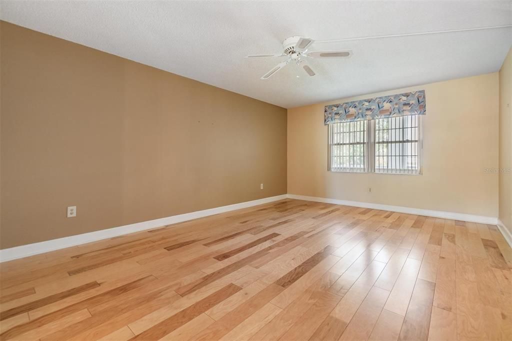 Activo con contrato: $145,000 (2 camas, 2 baños, 1170 Pies cuadrados)