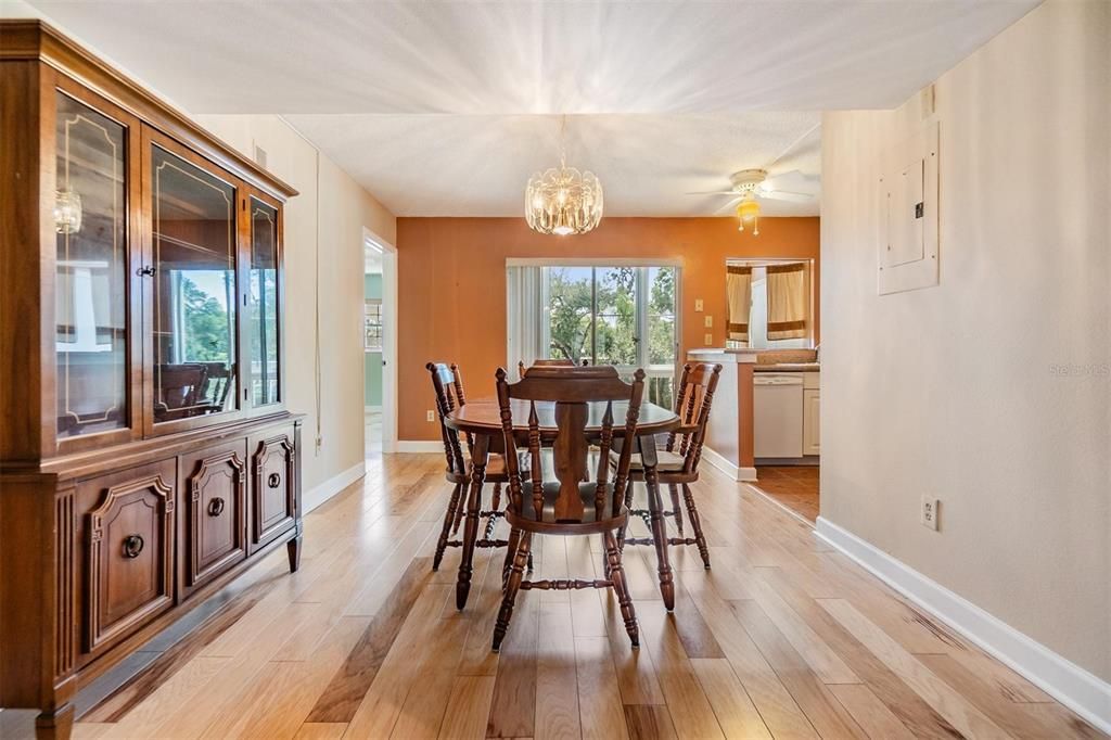 Activo con contrato: $145,000 (2 camas, 2 baños, 1170 Pies cuadrados)