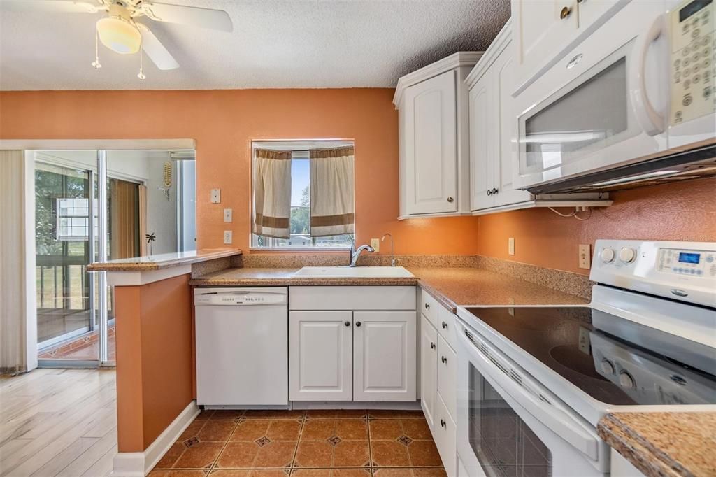 Activo con contrato: $145,000 (2 camas, 2 baños, 1170 Pies cuadrados)