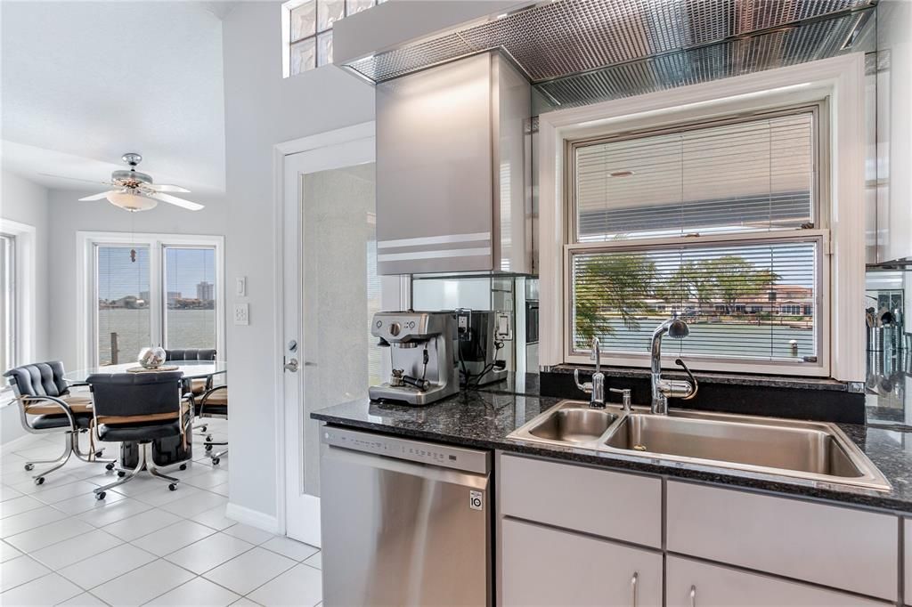 For Sale: $1,649,000 (3 beds, 3 baths, 2541 Square Feet)