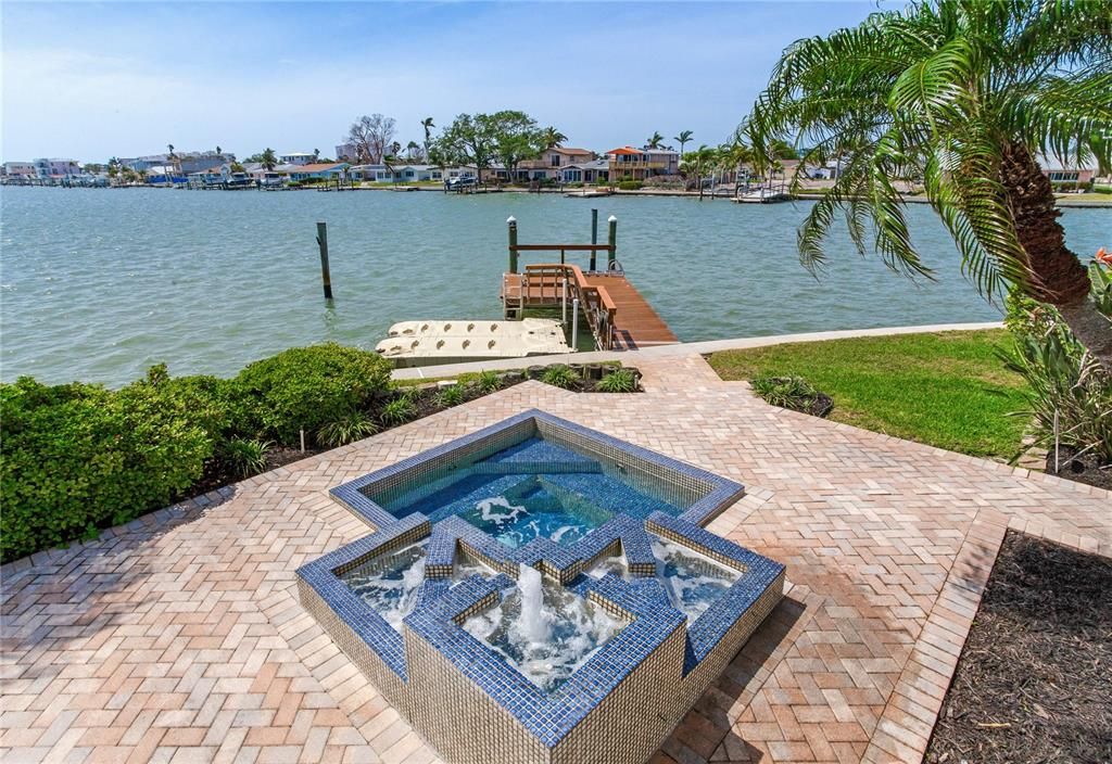 For Sale: $1,649,000 (3 beds, 3 baths, 2541 Square Feet)