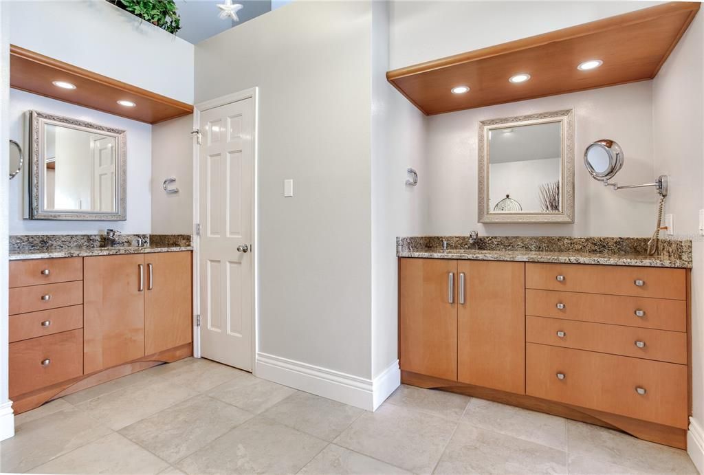 For Sale: $1,649,000 (3 beds, 3 baths, 2541 Square Feet)