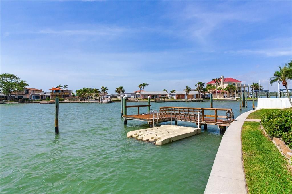 For Sale: $1,649,000 (3 beds, 3 baths, 2541 Square Feet)