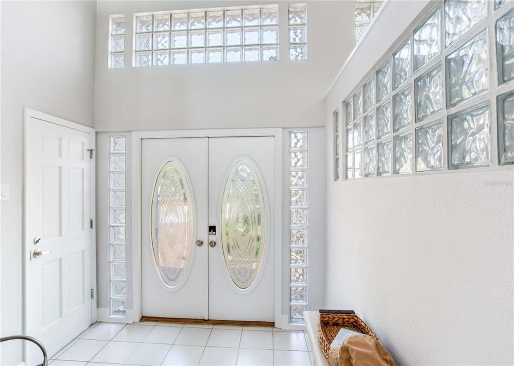 For Sale: $1,649,000 (3 beds, 3 baths, 2541 Square Feet)