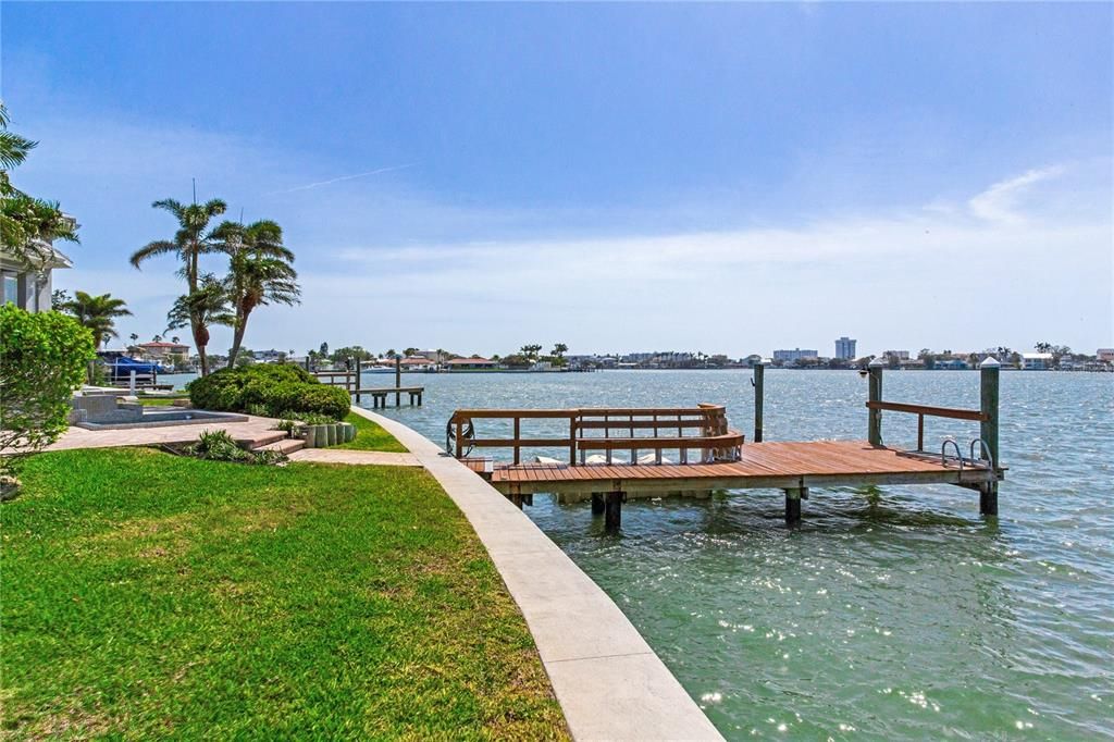 For Sale: $1,649,000 (3 beds, 3 baths, 2541 Square Feet)