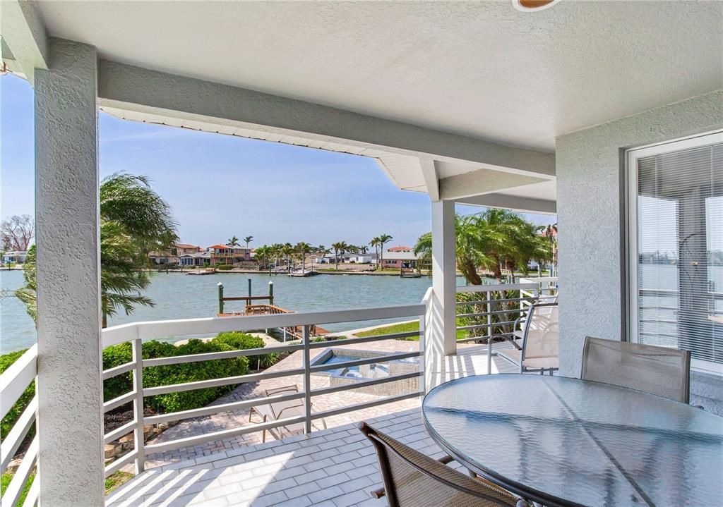 For Sale: $1,649,000 (3 beds, 3 baths, 2541 Square Feet)