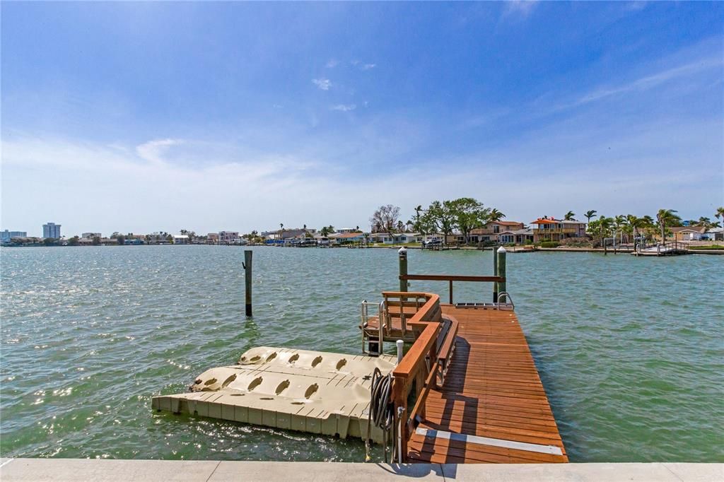 For Sale: $1,649,000 (3 beds, 3 baths, 2541 Square Feet)