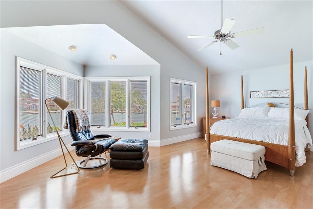 For Sale: $1,649,000 (3 beds, 3 baths, 2541 Square Feet)