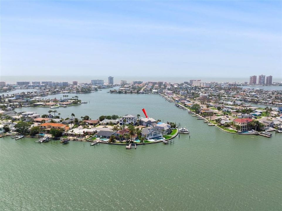 For Sale: $1,649,000 (3 beds, 3 baths, 2541 Square Feet)