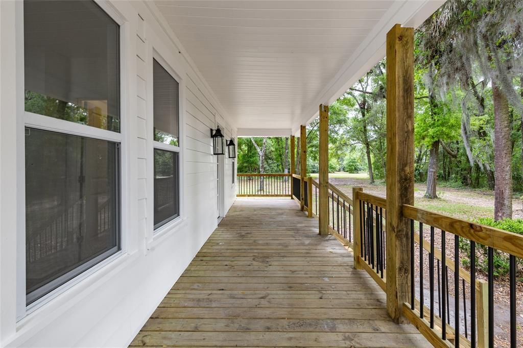 For Sale: $249,900 (3 beds, 2 baths, 1140 Square Feet)