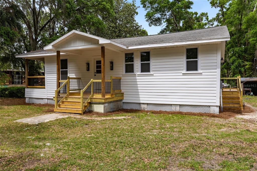 For Sale: $249,900 (3 beds, 2 baths, 1140 Square Feet)