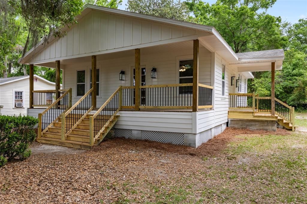 For Sale: $249,900 (3 beds, 2 baths, 1140 Square Feet)