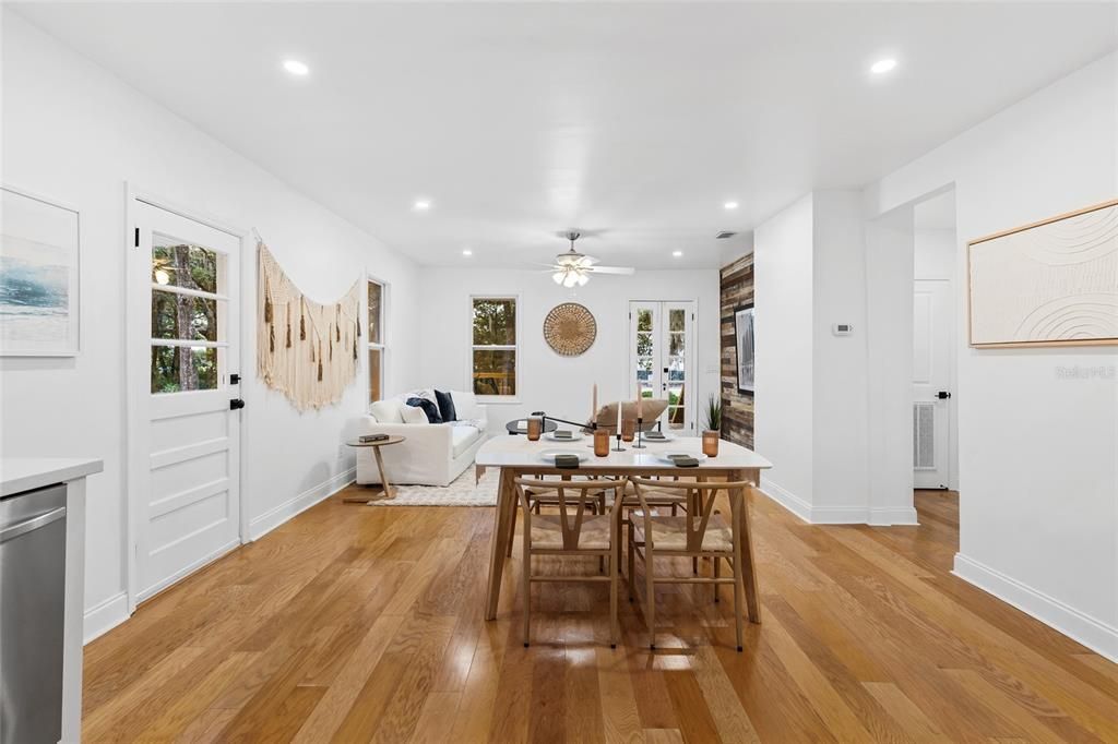 For Sale: $249,900 (3 beds, 2 baths, 1140 Square Feet)