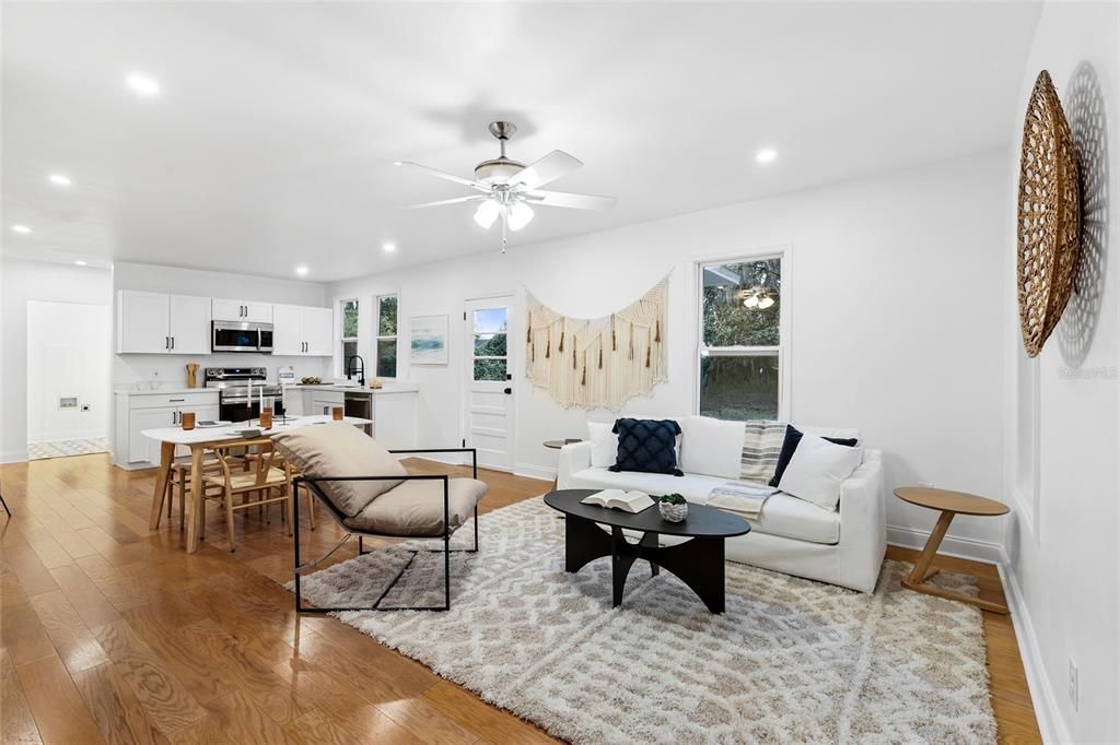 For Sale: $249,900 (3 beds, 2 baths, 1140 Square Feet)