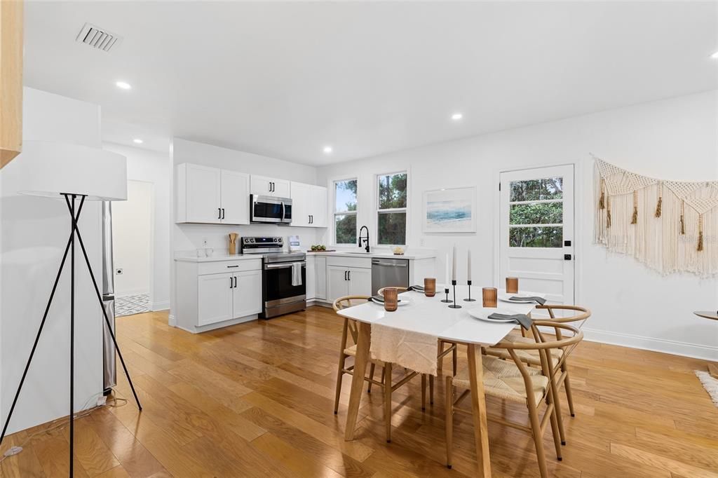 For Sale: $249,900 (3 beds, 2 baths, 1140 Square Feet)