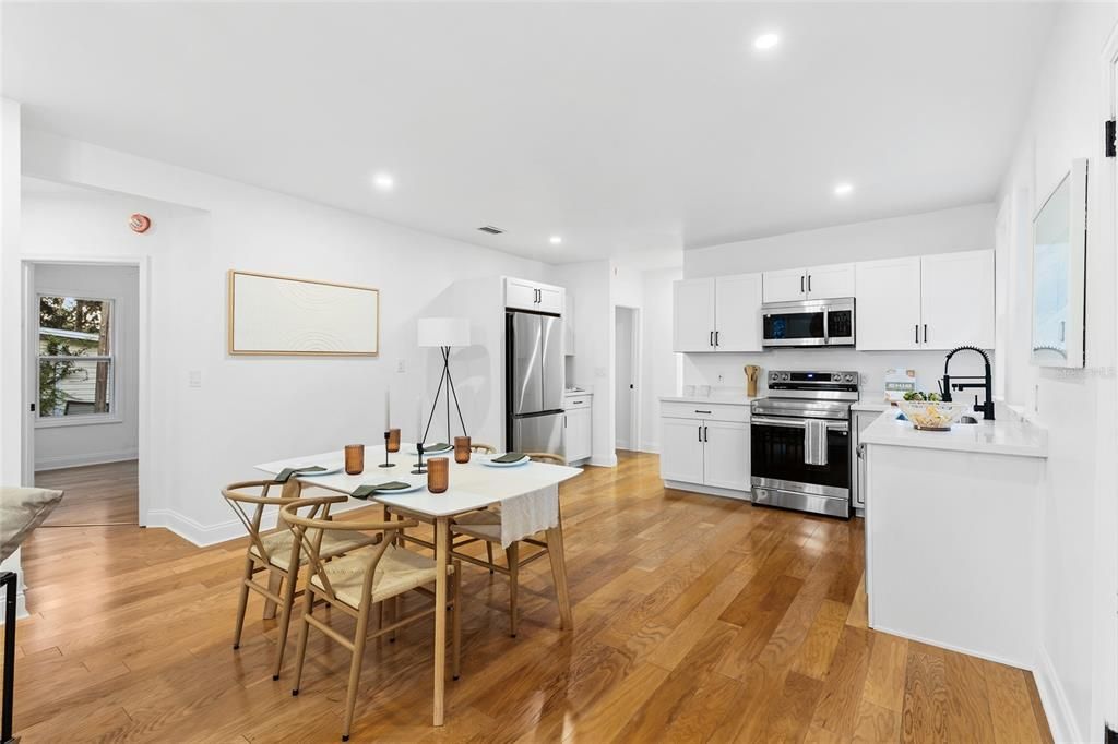 For Sale: $249,900 (3 beds, 2 baths, 1140 Square Feet)